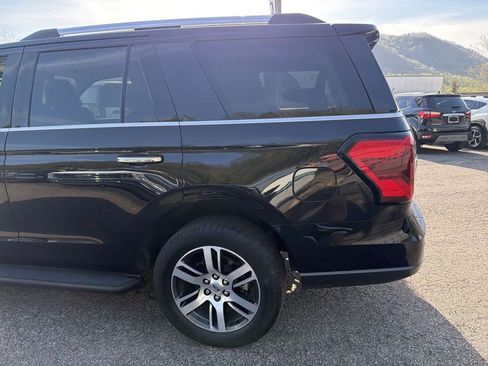 Used 2024 Ford Expedition Limited AWD/4WD image 6