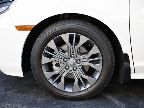 Used 2025 Honda Odyssey Touring image 5