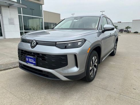 New 2025 Volkswagen Tiguan S image 3