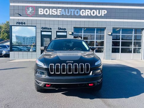 Used 2014 Jeep Cherokee Trailhawk w/ Technology Group AWD/4WD image 2