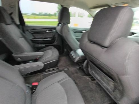 Used 2017 Chevrolet Traverse LT w/ Style and Technology Package FWD image 13