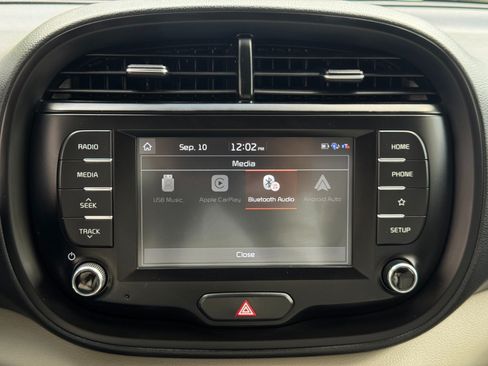 Used 2020 Kia Soul LX FWD image 22