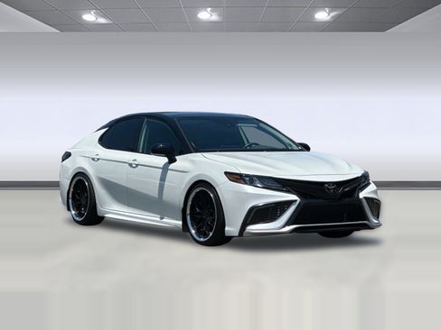 Used 2023 Toyota Camry XSE FWD image 6