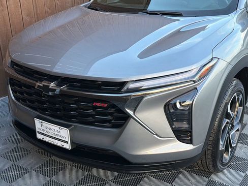 Used 2025 Chevrolet Trax RS w/ Driver Confidence Package image 18