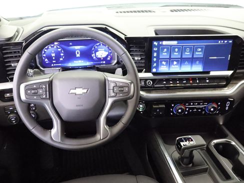 New 2026 Chevrolet Silverado 1500 LTZ w/ LTZ Premium Package AWD/4WD image 17