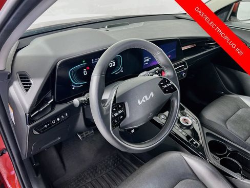 Certified 2023 Kia Niro SX Touring FWD image 6