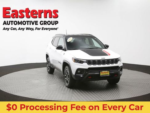 Used 2025 Jeep Compass Trailhawk AWD/4WD image 48