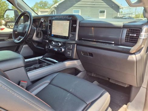 Used 2024 Ford F250 Lariat w/ Lariat Ultimate Package AWD/4WD image 12