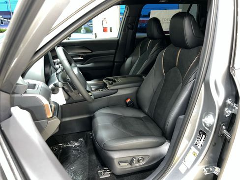 New 2026 Toyota Grand Highlander AWD Hybrid image 15