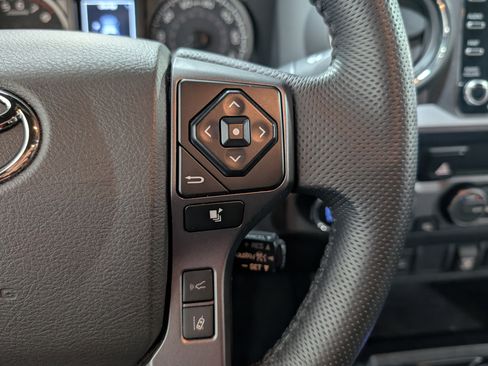 Used 2023 Toyota Tacoma TRD Off-Road AWD/4WD image 15