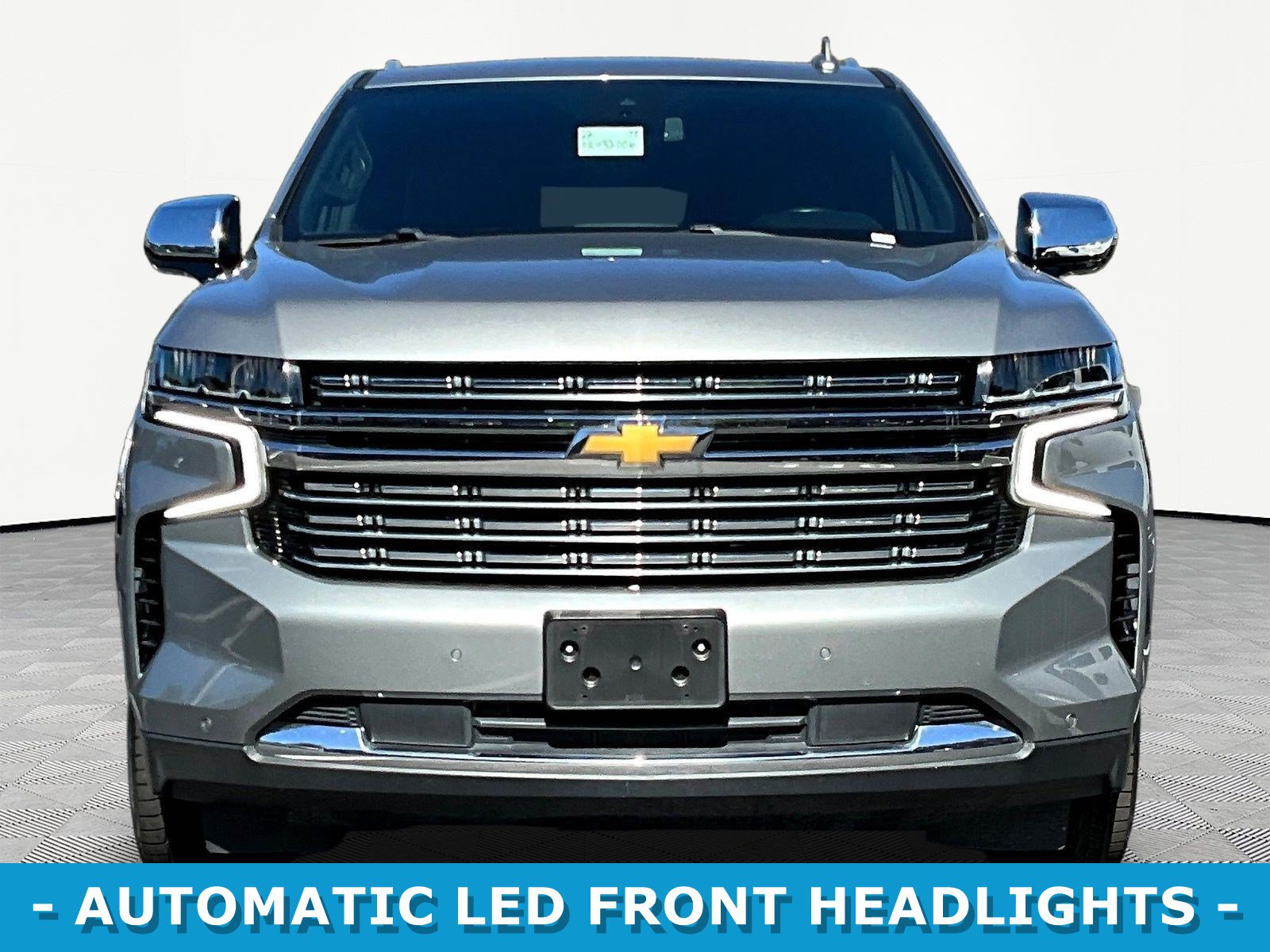 Used 2023 Chevrolet Suburban Premier AWD/4WD image 2