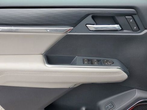 New 2026 GMC Acadia Elevation w/ Elevation Premium Package FWD image 17