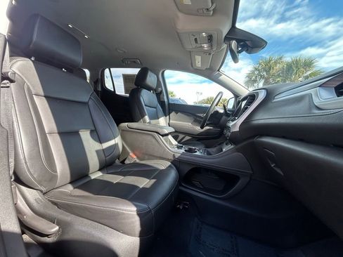Used 2023 GMC Acadia SLT image 28