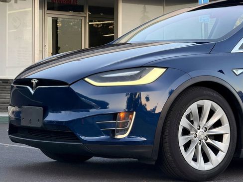 Used 2016 Tesla Model X 75D AWD/4WD image 4