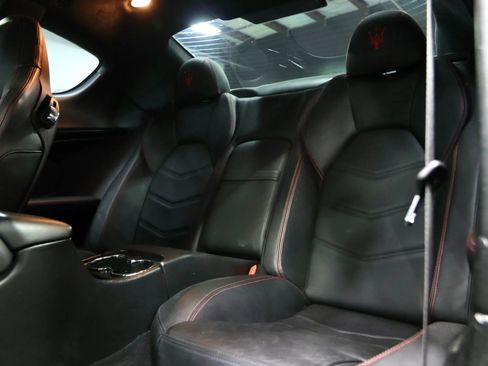 Used 2015 Maserati GranTurismo Sport image 23