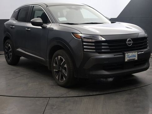 Certified 2025 Nissan Kicks SV image 2