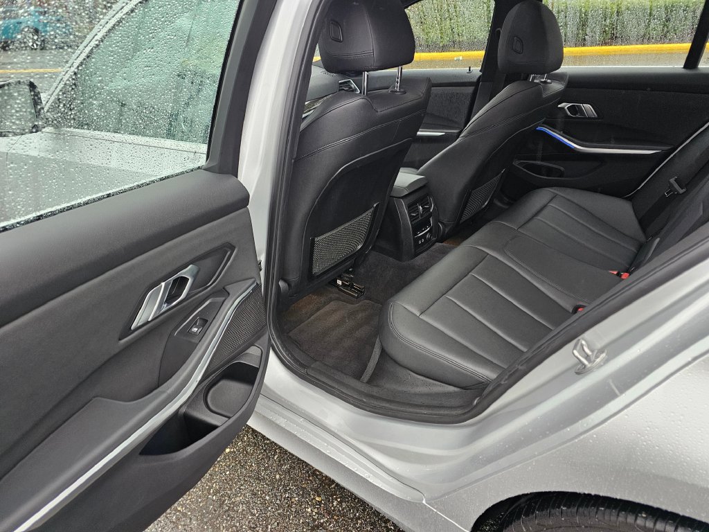 Used 2019 BMW 330i xDrive Sedan w/ Convenience Package AWD/4WD image 16