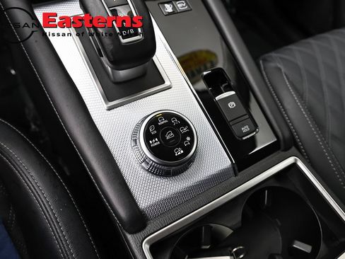 Used 2024 Mitsubishi Outlander SEL AWD/4WD image 18