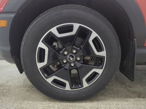 Used 2022 Ford Bronco Sport Outer Banks w/ Tech Package image 9