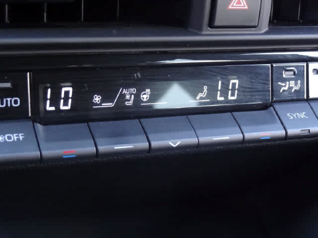 Used 2025 Toyota Crown Signia w/ Advanced Technology Package AWD/4WD image 37