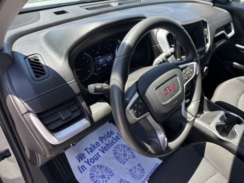 Used 2024 GMC Terrain SLE AWD/4WD image 11
