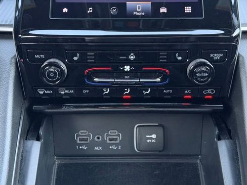 Used 2025 Jeep Grand Cherokee Altitude AWD/4WD image 34