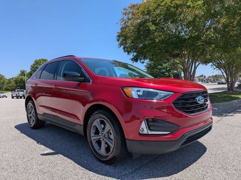 Used 2022 Ford Edge SEL w/ Sport Appearance Package AWD/4WD image 2