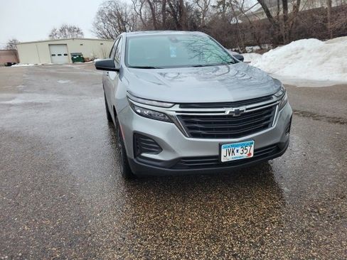 Used 2023 Chevrolet Equinox LS w/ LS Convenience Package image 3