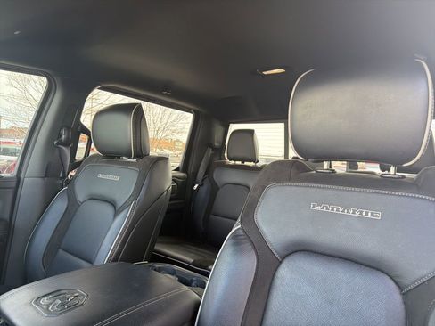Used 2023 RAM 1500 Laramie AWD/4WD image 5