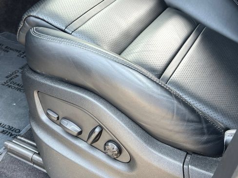 Certified 2023 Porsche Cayenne AWD/4WD image 36