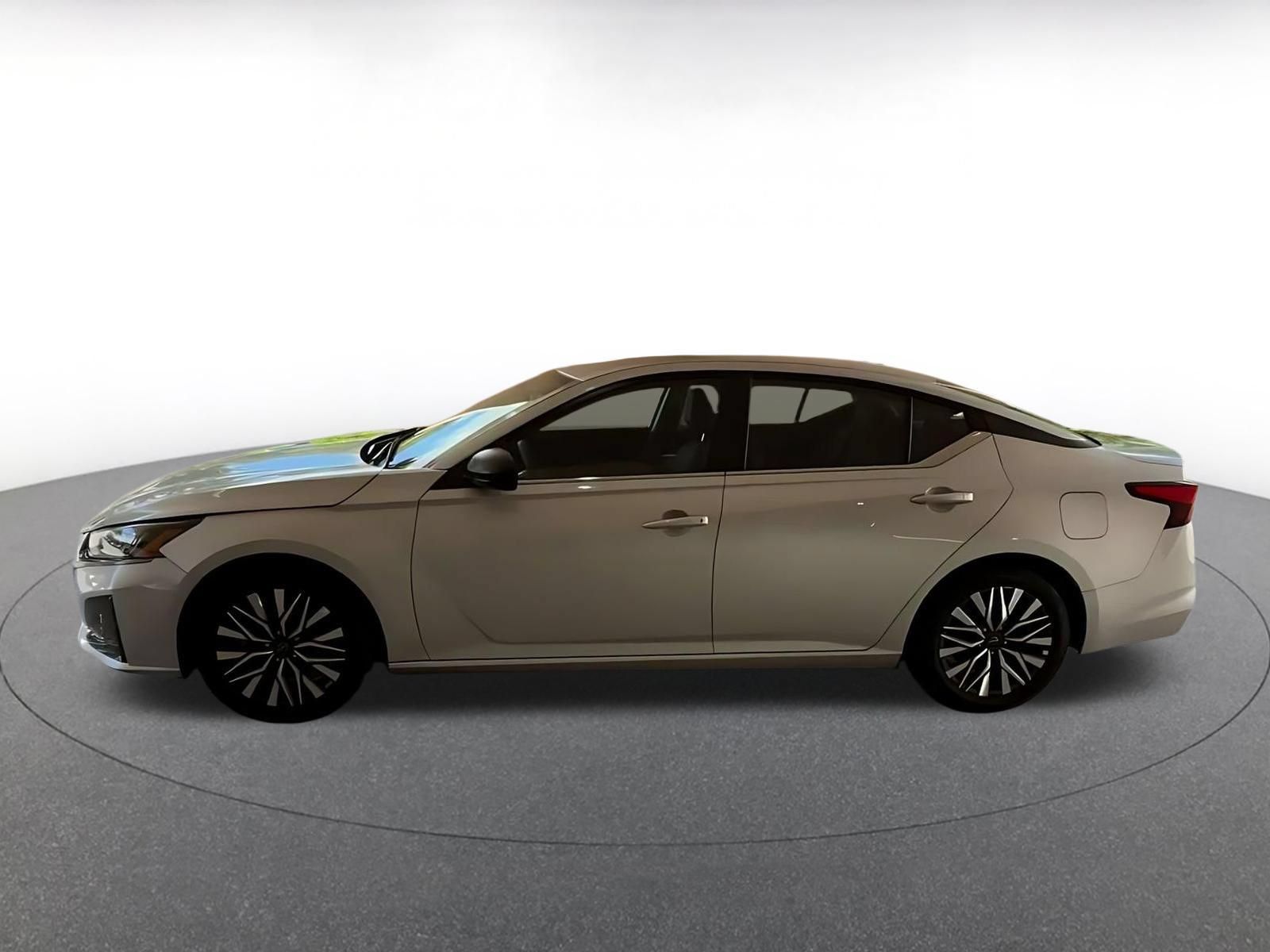 Used 2026 Nissan Altima 2.5 SV FWD image 8