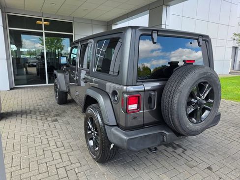 Used 2022 Jeep Wrangler Unlimited Sport AWD/4WD image 2