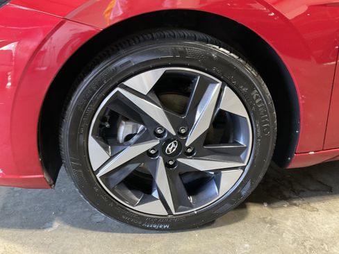 Used 2023 Hyundai Elantra SEL w/ Convenience Package FWD image 10