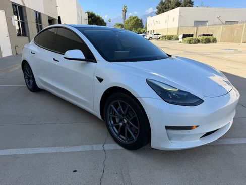 Used 2021 Tesla Model 3 Standard Range Plus RWD image 3