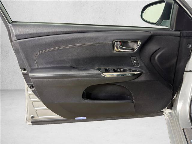 Used 2014 Toyota Avalon Limited w/ Technology Package FWD image 12