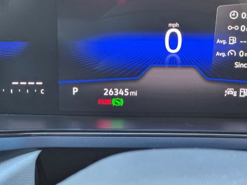 Used 2024 Volkswagen Taos SE image 22