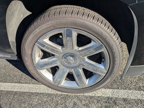 Used 2019 Cadillac Escalade Premium Luxury image 10