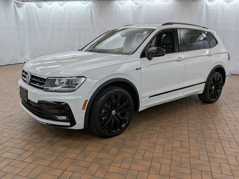 Used 2020 Volkswagen Tiguan SE R-Line AWD/4WD image 3