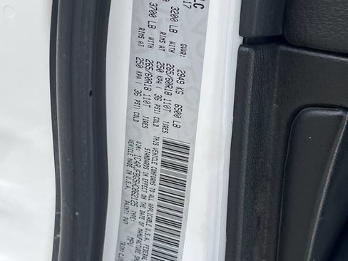 Used 2017 Jeep Grand Cherokee Limited image 34