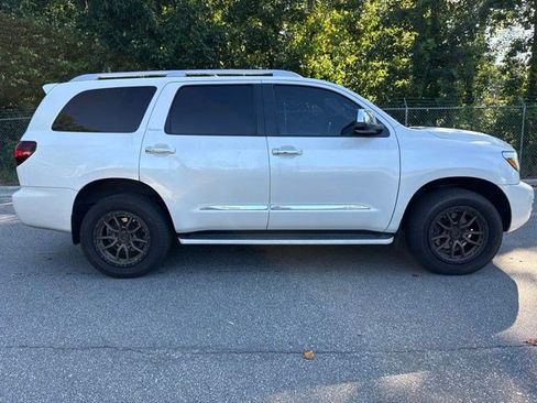 Used 2021 Toyota Sequoia Platinum AWD/4WD image 12