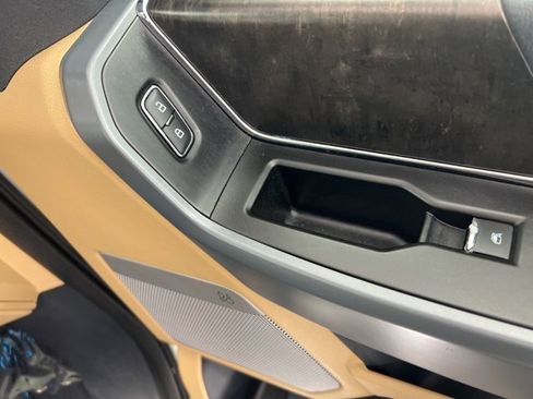 Used 2022 Ford F150 Lariat w/ Equipment Group 502A High image 26