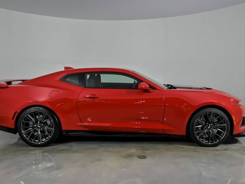 Used 2018 Chevrolet Camaro ZL1 RWD image 14