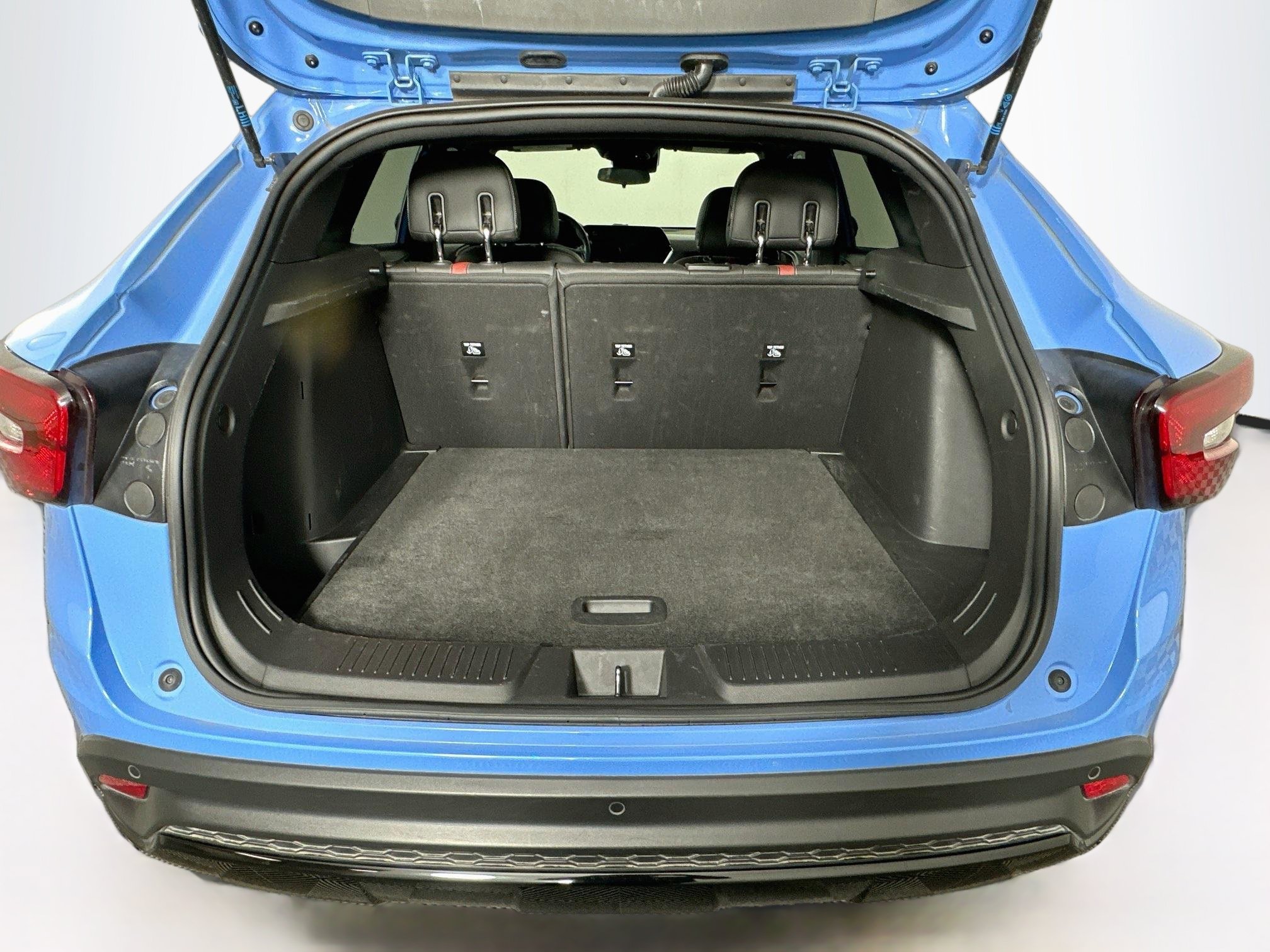 Used 2024 Chevrolet Trax RS w/ Sunroof Package FWD image 30