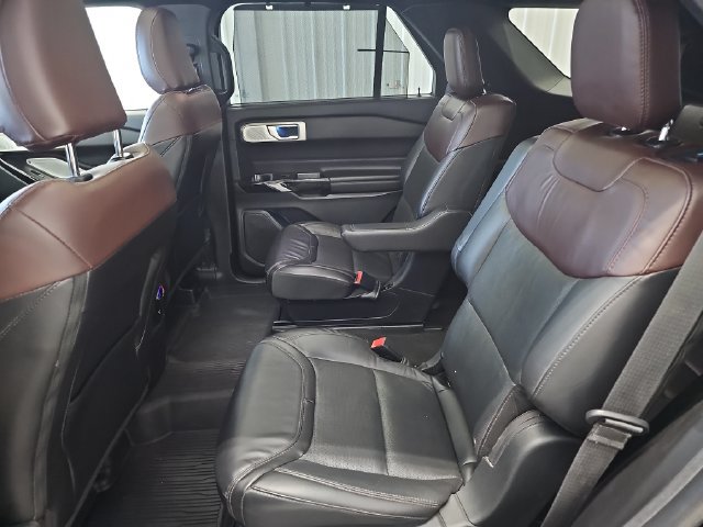 Used 2023 Ford Explorer Platinum w/ Technology Package AWD/4WD image 24