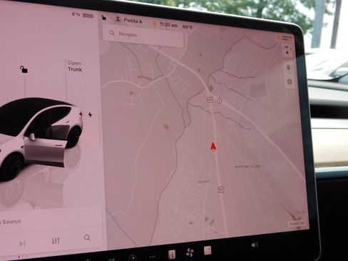 Used 2023 Tesla Model Y Long Range AWD/4WD image 19