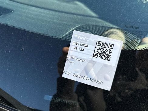 Used 2016 Nissan Rogue S w/ Appearance Package image 28