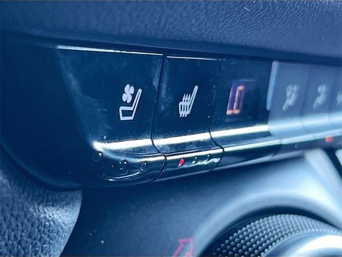 Used 2019 Chevrolet Blazer Premier w/ Sun and Wheels Package image 21