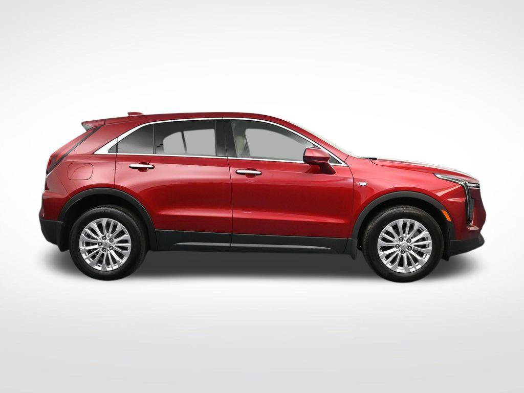 Used 2024 Cadillac XT4 Luxury w/ Cold Weather Package AWD/4WD image 6