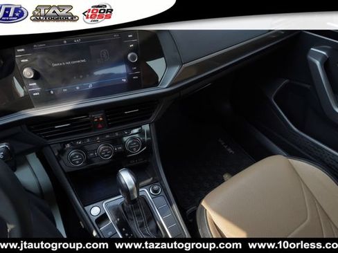 Used 2021 Volkswagen Jetta SEL Premium FWD image 12