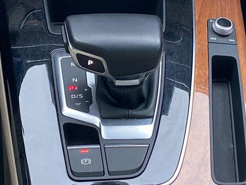 Used 2022 Audi Q5 2.0T Premium Plus w/ Premium Plus Package image 9